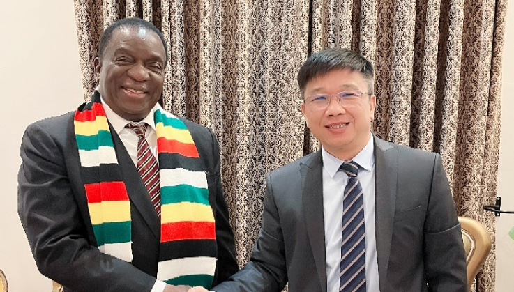 津巴布韦总统亲切会见XC-Sports资源集团董事长王平卫